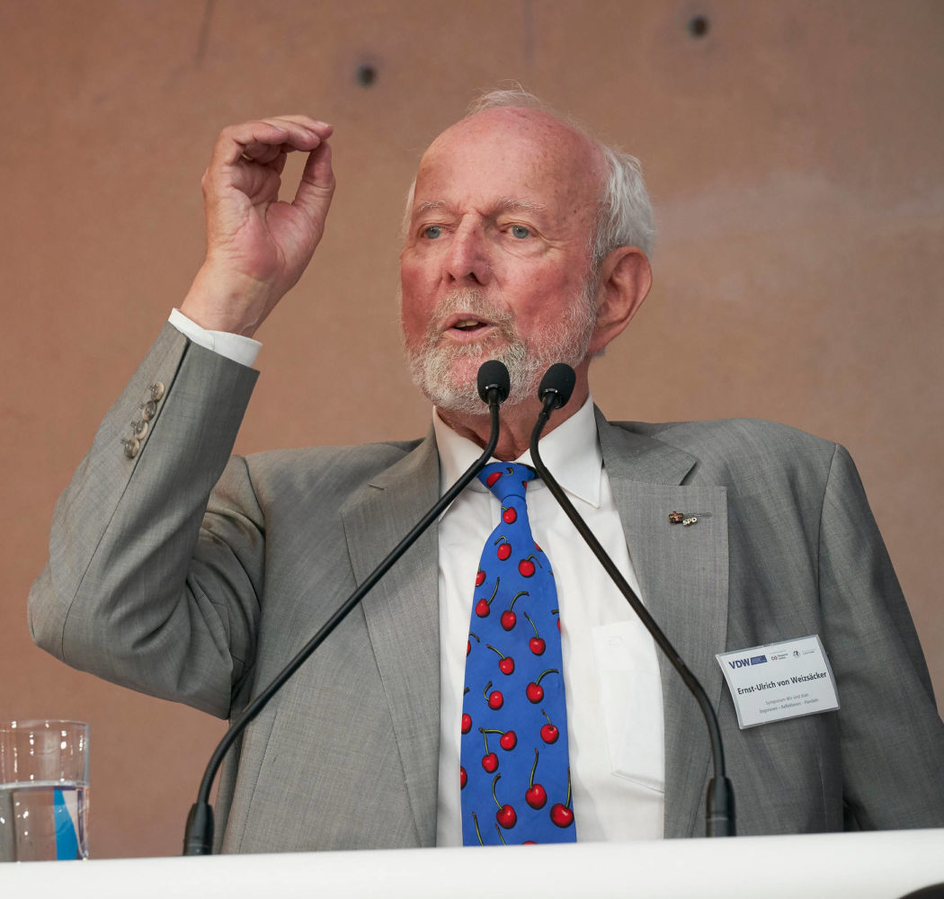 Prof. Ernst Ulrich von Weizsaecker betont die Dringlichkeit einer neuen Aufklaerung. VDW Symposium Wir sind dran 2019