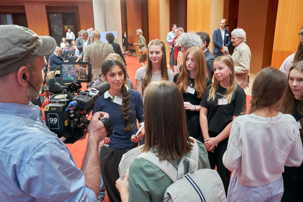 Schülerinnen Symposium VDW