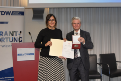 Wissenschaftssenatorin Maryam Blumenthal von HH und Prof. Hartmut Graßl